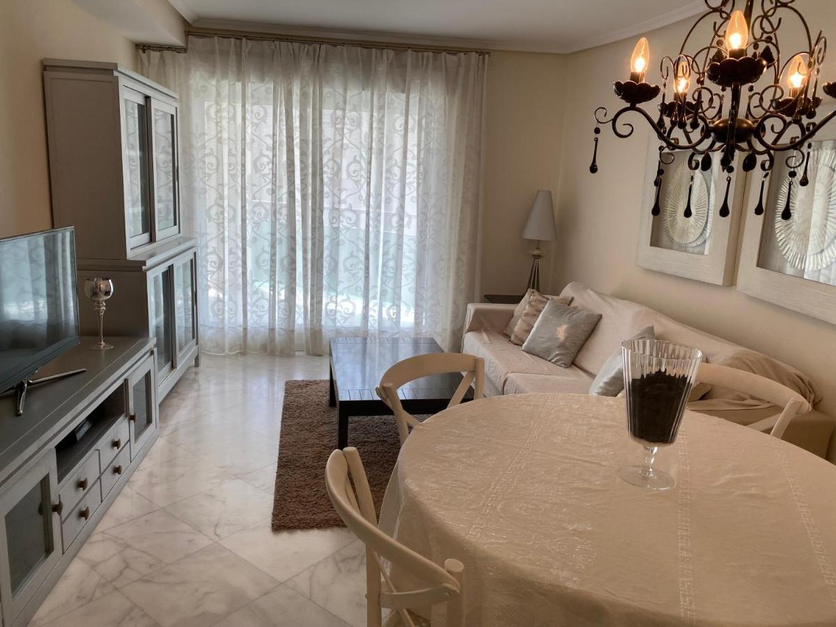 Elegant 2-Bedroom Apartment In Benidorm With Private Pool And Scenic Garden Views Cala de Finestrat Luaran gambar
